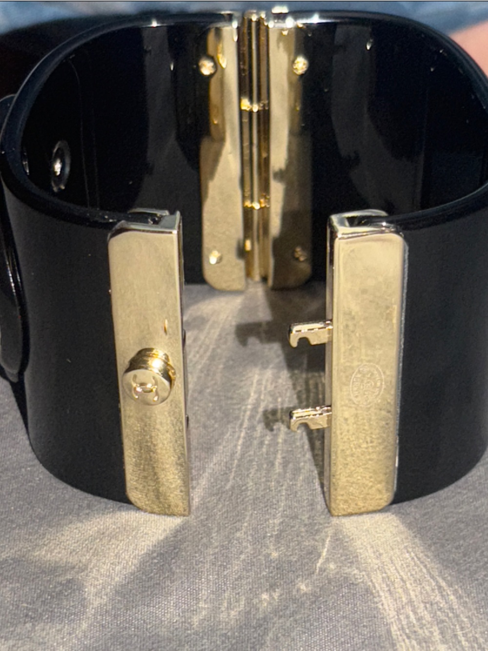 ✨ 🖤   Chanel CC Cuff   🖤✨ - Picture 7 of 15